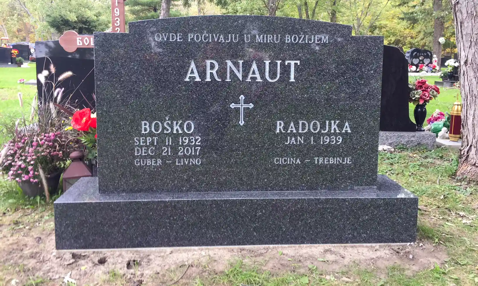 Arnaut family memorial