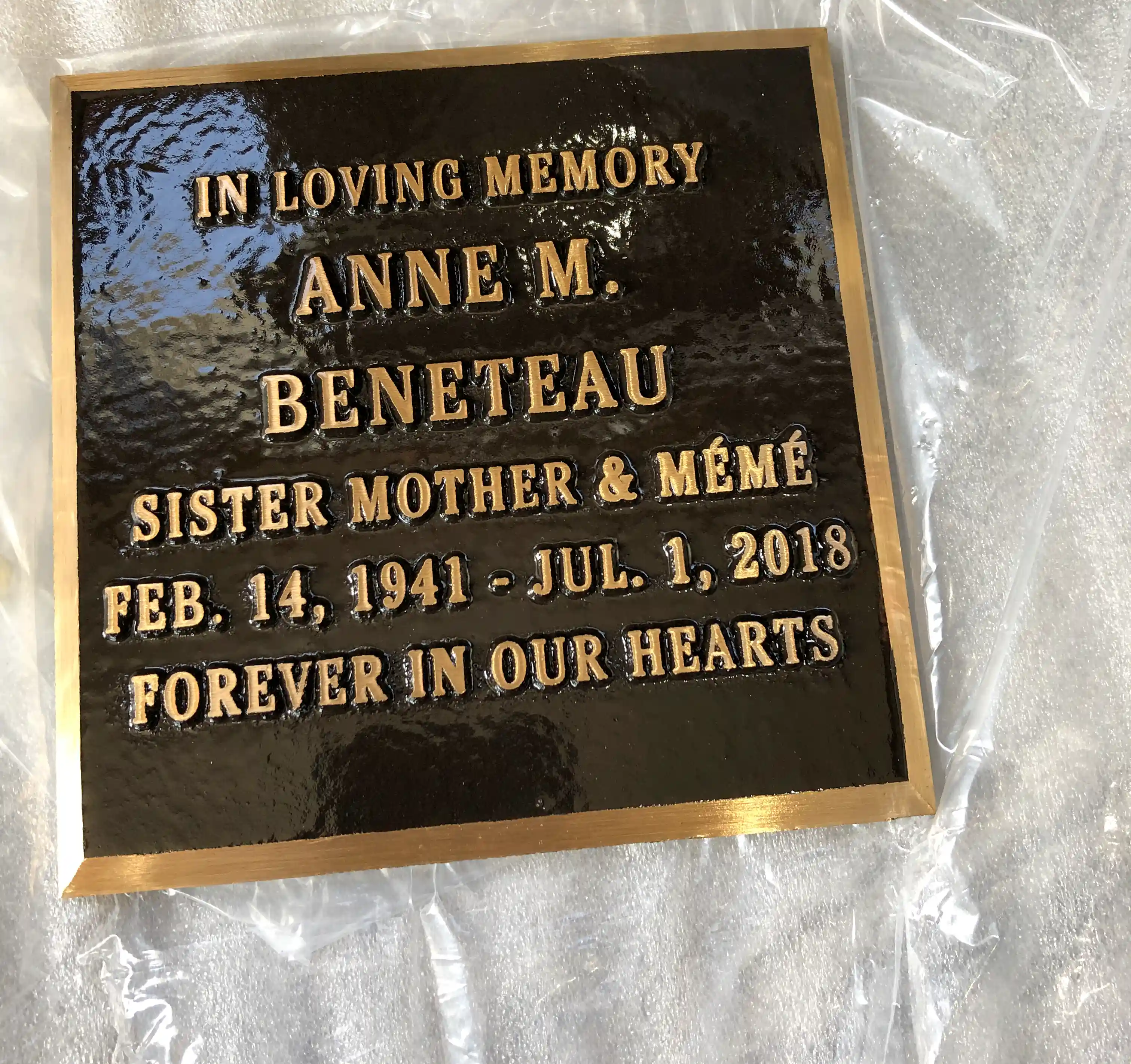Bronze vs. Granite Headstones: Making the Right Choice