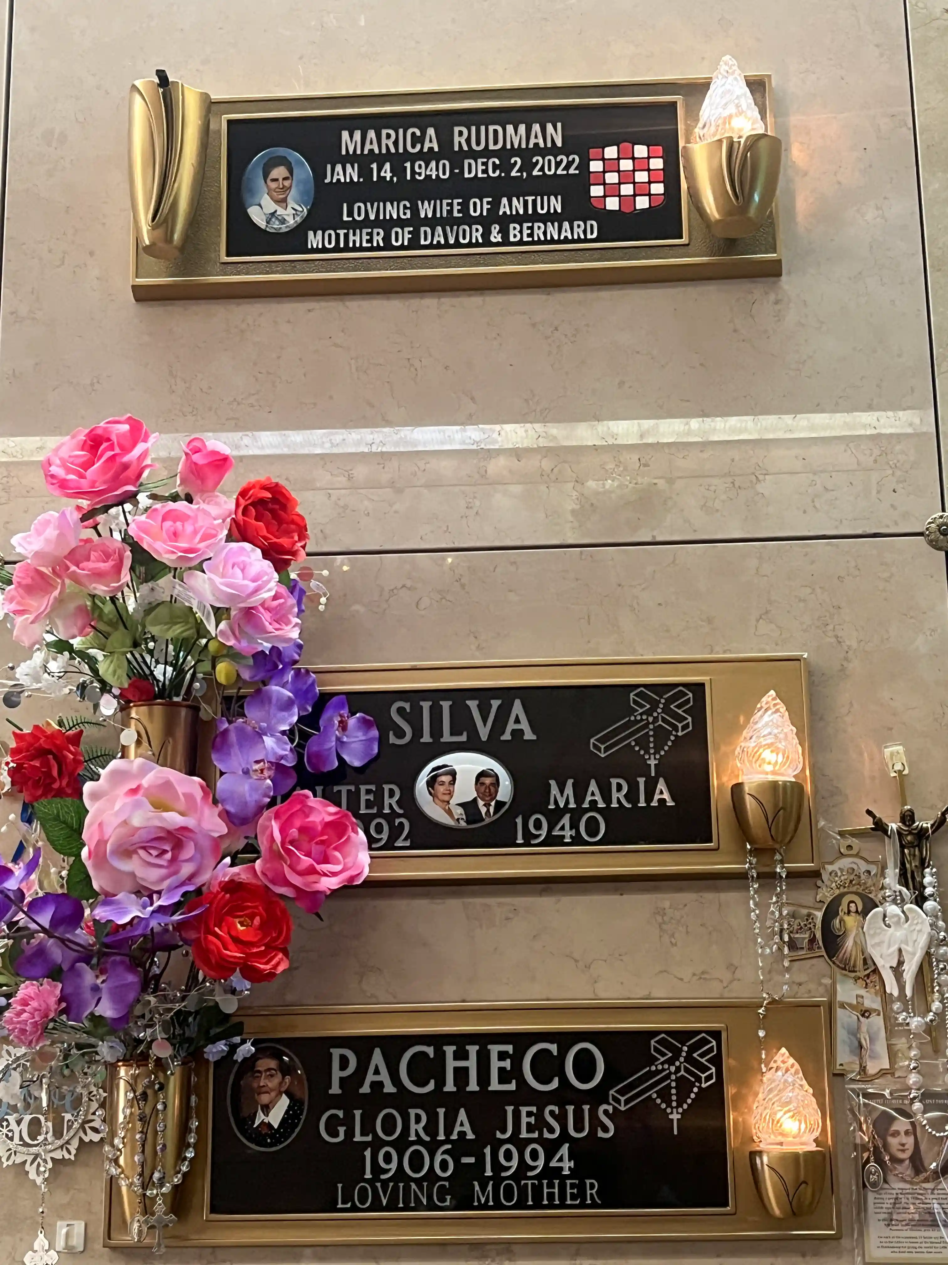 Mausoleum memorial plaques
