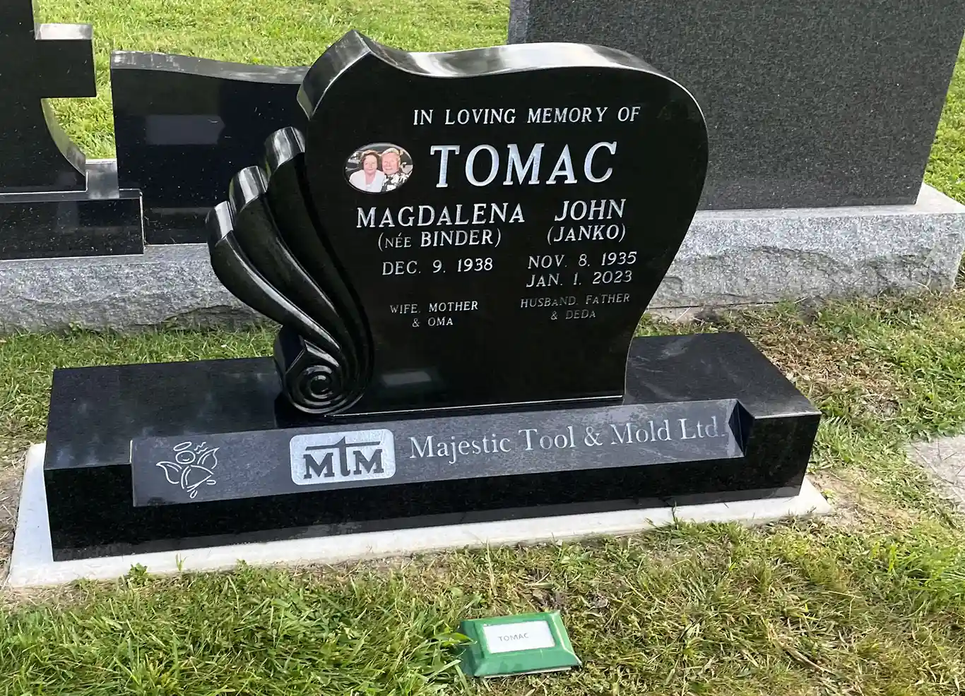 Tomac family memorial